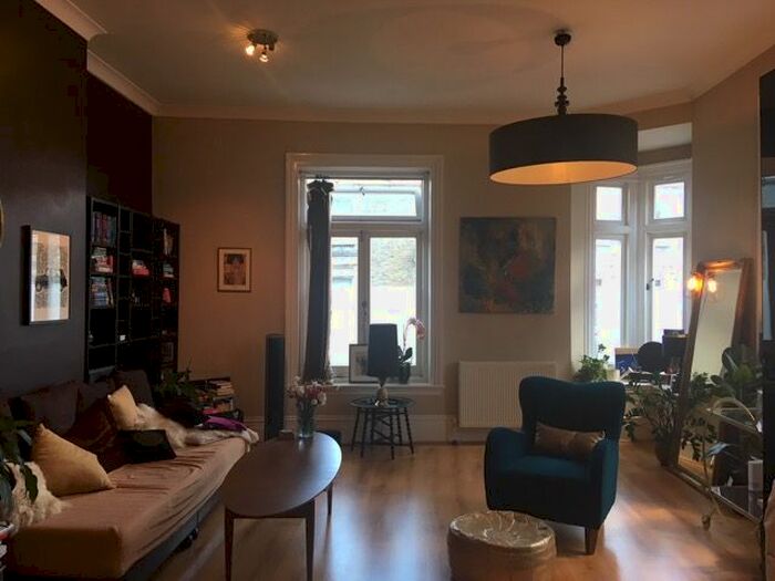 1 Bedroom Flat To Rent In North End Road, (Zone ) Fulham, London, SW6