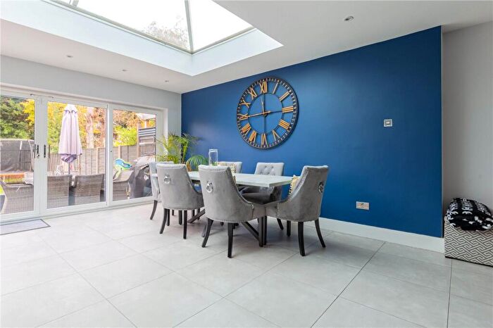 3 Bedroom End Of Terrace House For Sale In Peters Avenue, London Colney, St. Albans, AL2