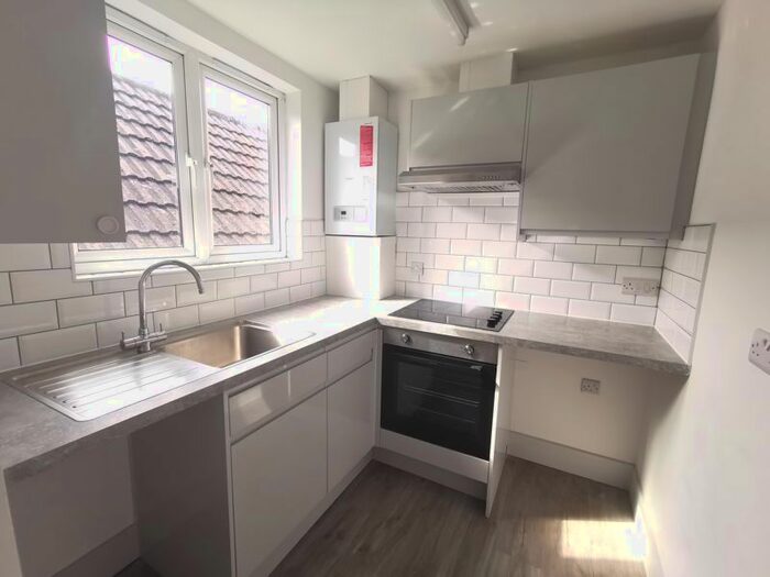 2 Bedroom Flat To Rent In Westby Road, Boscombe, Bournemouth, BH5