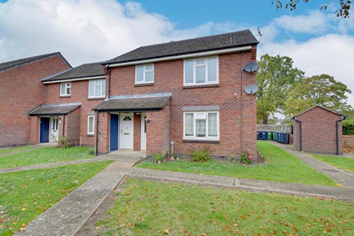 2 Bedroom Maisonette To Rent In The Crescent, St. Ives, Cambridgeshire, PE27