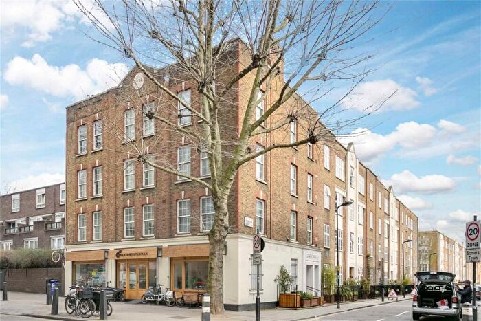 2 Bedroom Flat To Rent In Brook House, London, NW1