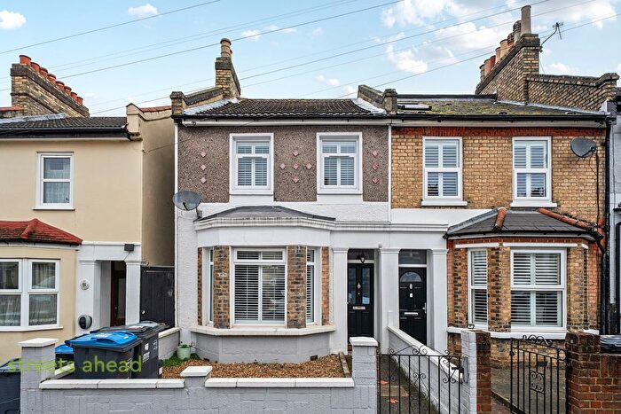 3 Bedroom Terraced House For Sale In Livingstone Road, Thornton Heath, CR7