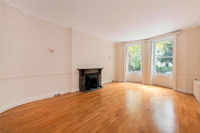 3 Bedroom Flat To Rent In Montagu Square, Marylebone, W1H