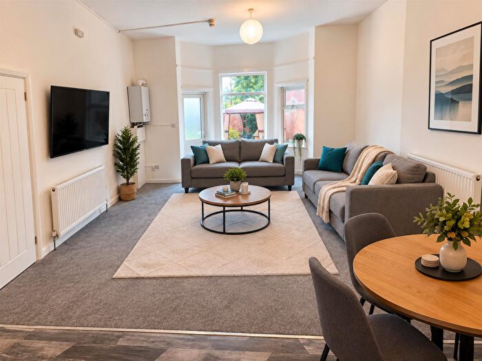 2 Bedroom Flat To Rent In City Road, Edgbaston, Birmingham, B16
