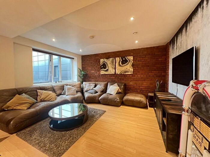 2 Bedroom Apartment To Rent In The Birchin, Joiner Street, M4