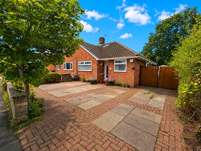 3 Bedroom Semi-Detached Bungalow For Sale In Hutchins Close, Middlewich, CW10