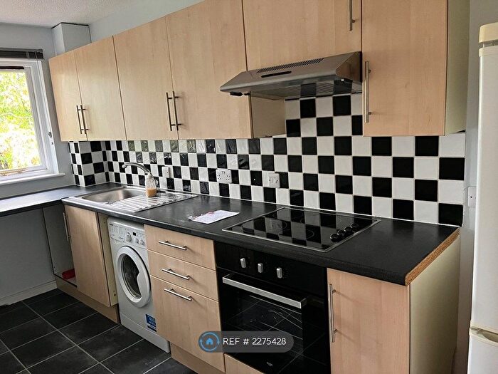 1 Bedroom Flat To Rent In Pettingrew Close, Walnut Tree, Milton Keynes, MK7