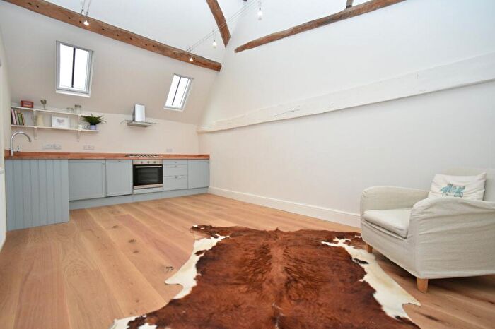 2 Bedroom Apartment For Sale In Swan Street, Kingsclere, Newbury, Hampshire, RG20
