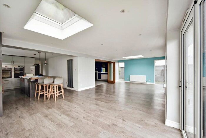 6 Bedroom Detached House For Sale In Castle Dene, Maidstone, Kent, ME14