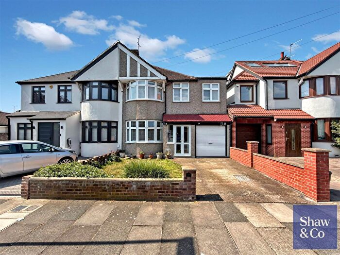 4 Bedroom Semi-detached House For Sale In Cheyne Avenue, Twickenham, TW2