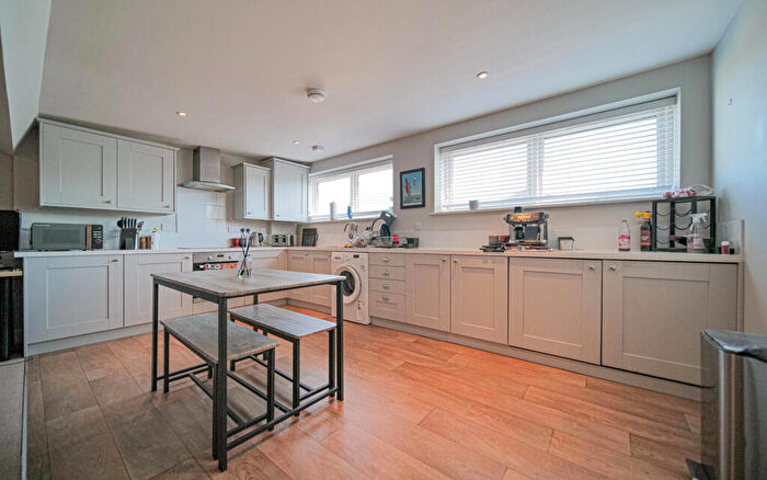 1 Bedroom Flat For Sale In Bank Street, Melksham, SN12