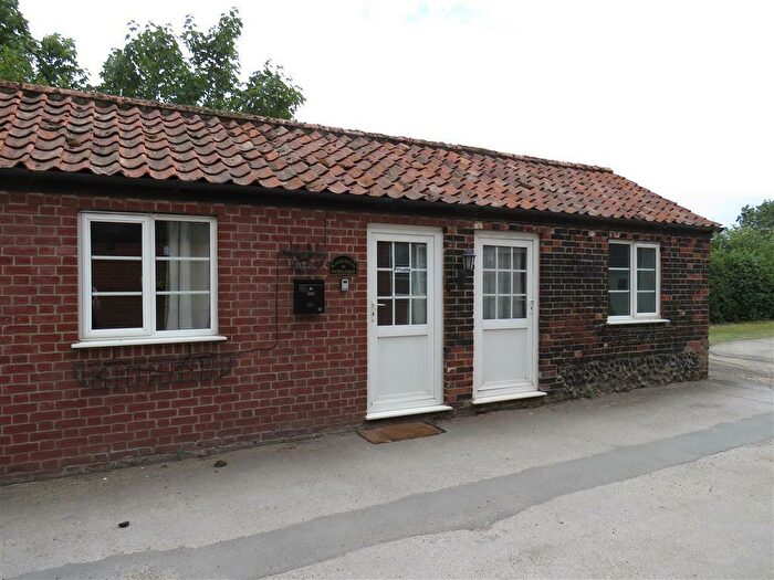 1 Bedroom Character Property To Rent In Norwich Road, Yaxham, Dereham, NR19