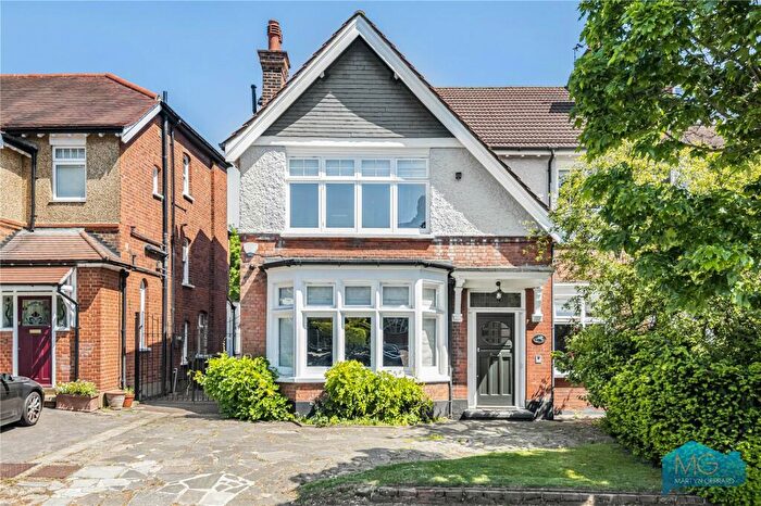 5 Bedroom Semi-Detached House For Sale In Green Dragon Lane, London, N21