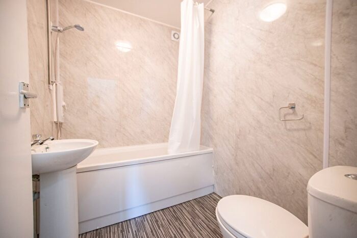 2 Bedroom Flat To Rent In Cliff Road, Hornsea, HU18
