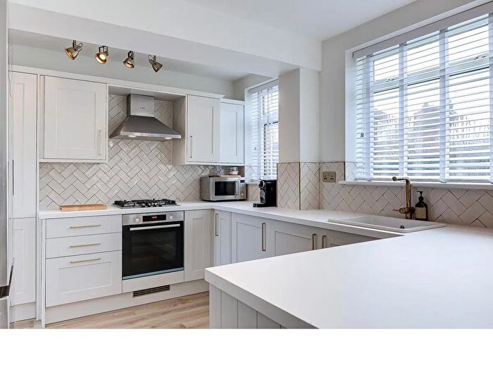 3 Bedroom Detached House To Rent In Stanhope Grove, Beckenham, BR3