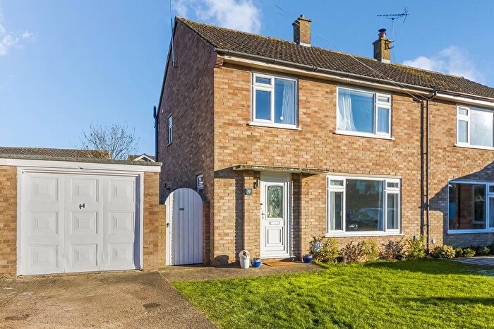 3 Bedroom Semi Detached House For Sale In Chilton Close, Abingdon, OX14