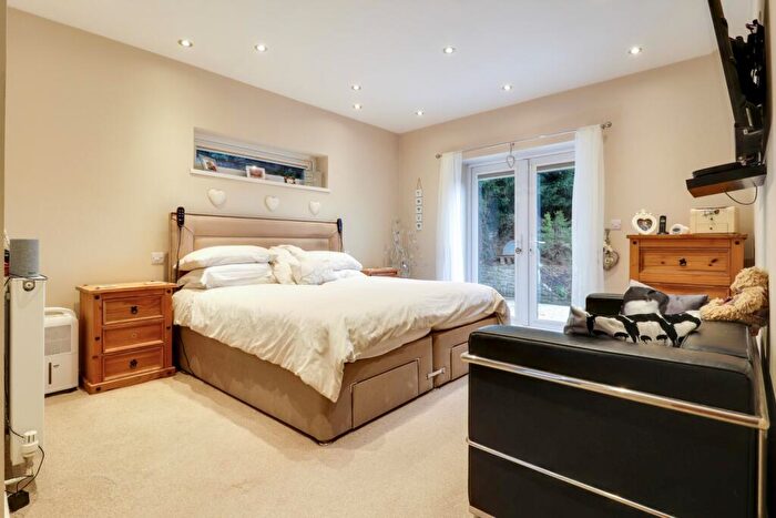 4 Bedroom Detached House For Sale In Back Thornhill Road, Longwood, Huddersfield, West Yorkshire, HD3