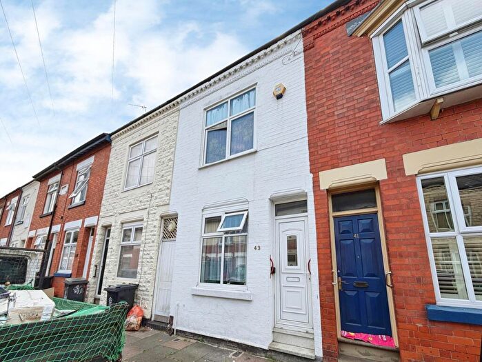 3 Bedroom Terraced House For Sale In Wolverton Road, Leicester, Leicestershire, LE3