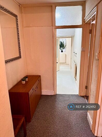 1 Bedroom Flat To Rent In Grosvenor Road, London, E11
