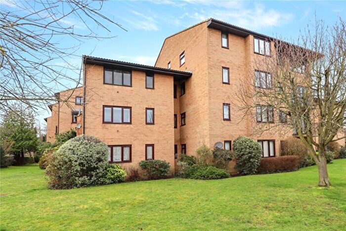 Apartment To Rent In Woking, Surrey, GU22