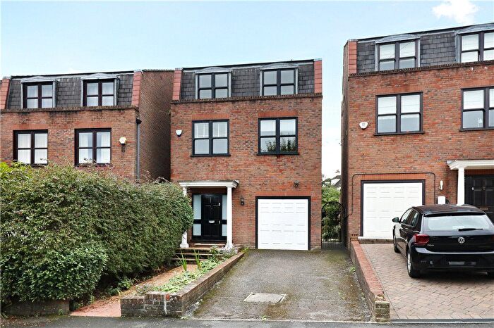 4 Bedroom Detached House To Rent In Pine Grove, London, SW19