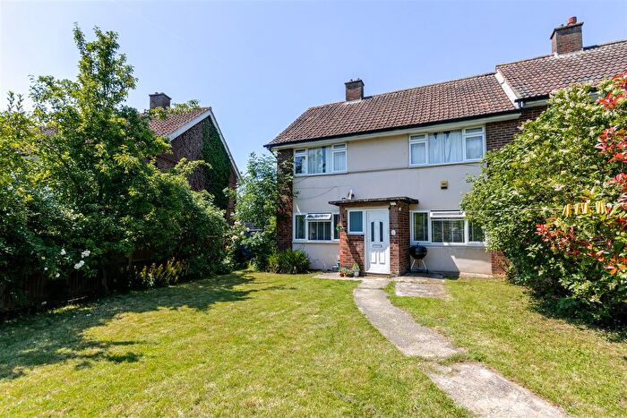 2 Bedroom Maisonette For Sale In Southbourne Gardens, Ruislip, HA4