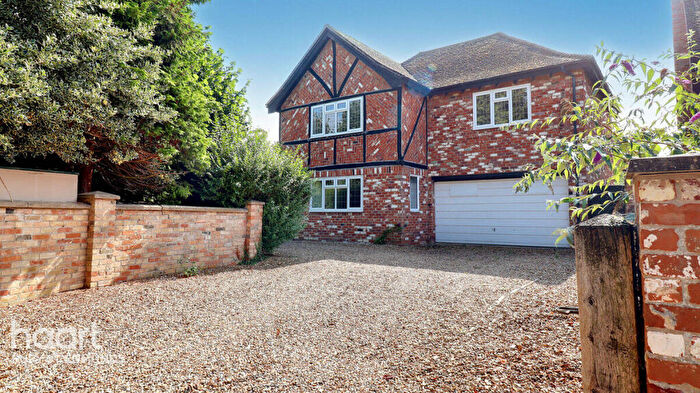 4 Bedroom Detached House For Sale In Meynell Gardens, Newmarket, CB8