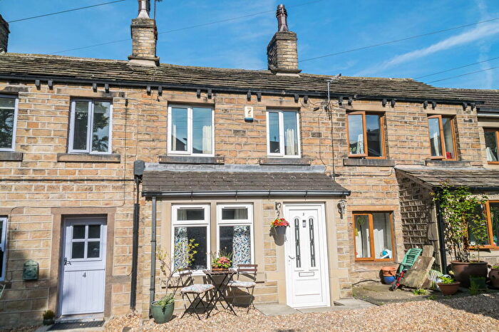 1 Bedroom Cottage For Sale In Poplar Bank, Fenay Bridge, Huddersfield, HD8
