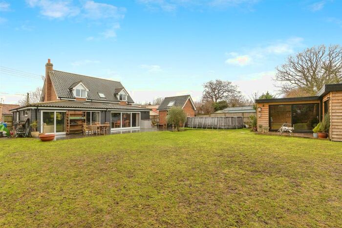 4 Bedroom Detached House For Sale In Fen Street, Old Buckenham, Attleborough, NR17