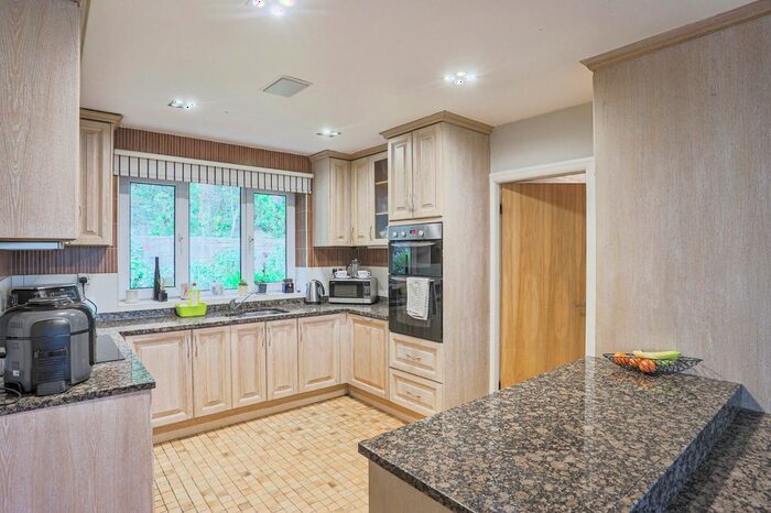 4 Bedroom Detached House For Sale In Beckfield Lane, Fairburn, Knottingley, WF11