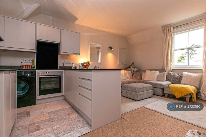 2 Bedroom Flat To Rent In Victoria Road, Colchester, CO3