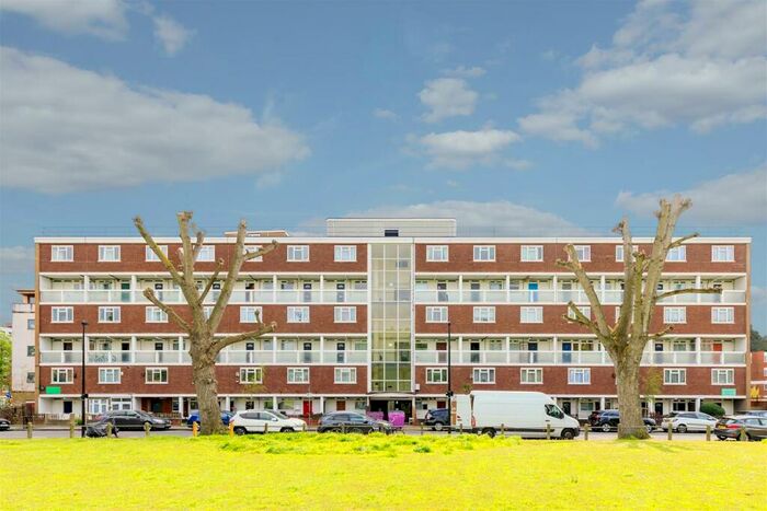 2 Bedroom Flat To Rent In Clarkson Street, London, E2