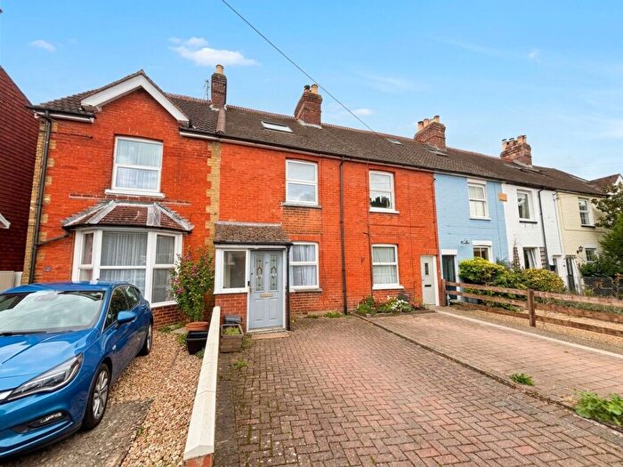 3 Bedroom Terraced House To Rent In Windsor Road, Petersfield, GU32
