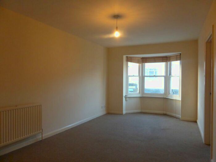2 Bedroom Flat To Rent In Lewes Road -, P13