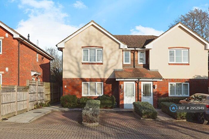 1 Bedroom Maisonette To Rent In Belsham Close, Chesham, HP5