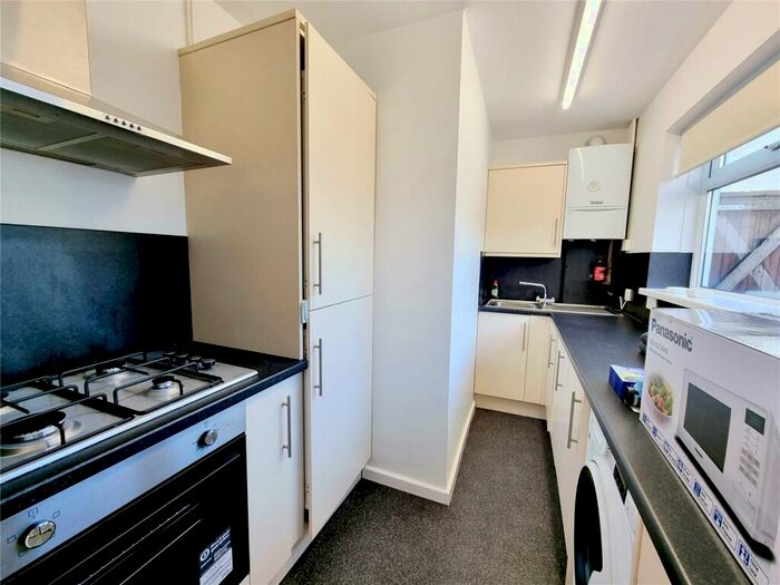 1 Bedroom Flat To Rent In Queens Road, Gosport, PO12