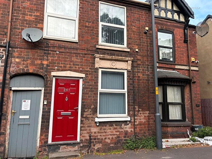 5 Bedroom Terraced House To Rent In Walsall Road, Wednesbury, WS10