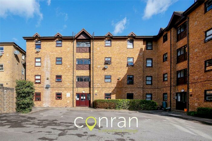 2 Bedroom Apartment To Rent In Stephens Court, Brockley, SE4