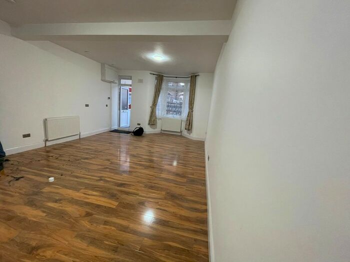 3 Bedroom Terraced House To Rent In Oakfield Road, London E6