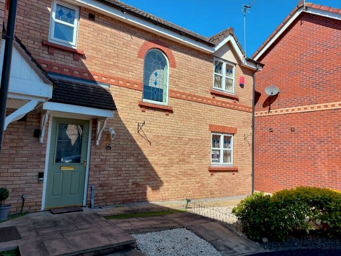 3 Bedroom Semi-Detached House For Sale In Swan Court, Gainsborough, Lincolnshire, DN21