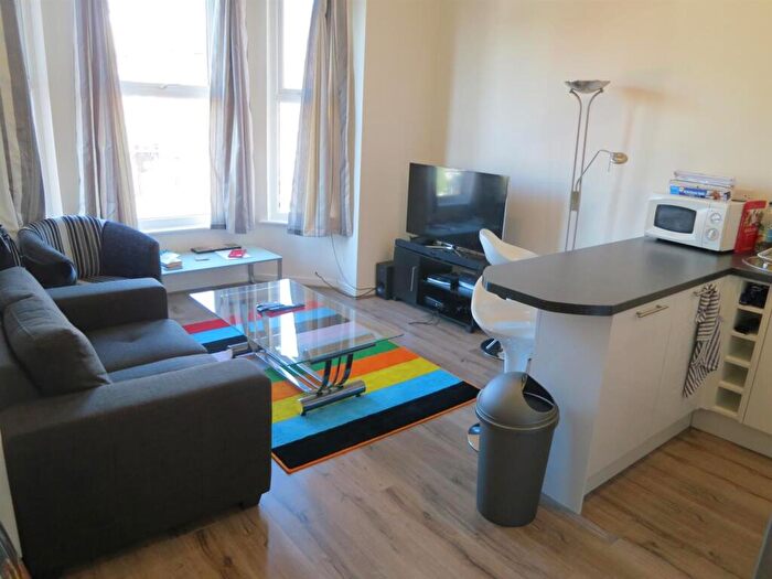 1 Bedroom Apartment To Rent In Clyde Road, West Didsbury, M20
