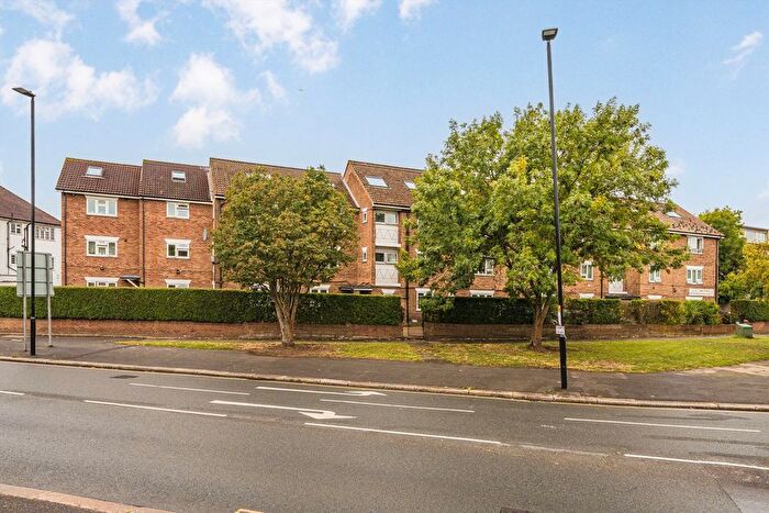 2 Bedroom Flat For Sale In Lampton Road, Hounslow, TW3
