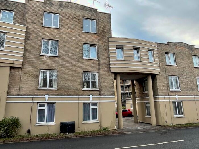 1 Bedroom Flat To Rent In Sea Front, Hayling Island, PO11