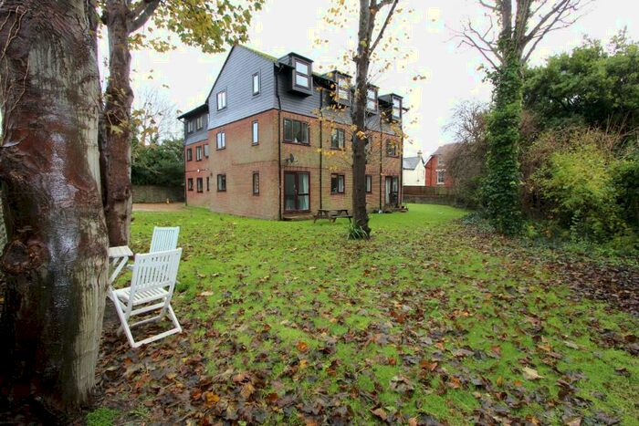 1 Bedroom Flat To Rent In Mill Road, Eastbourne, East Sussex, BN21