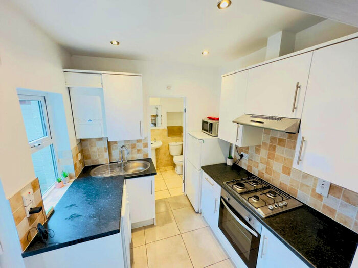 2 Bedroom Apartment To Rent In Goldspink Lane, Newcastle Upon Tyne, Tyne And Wear, NE2