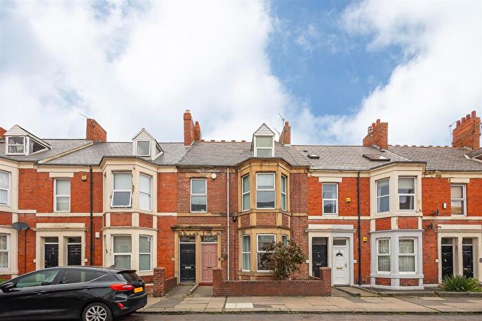 2 Bedroom Flat For Sale In Forsyth Road, Jesmond, Newcastle Upon Tyne, NE2
