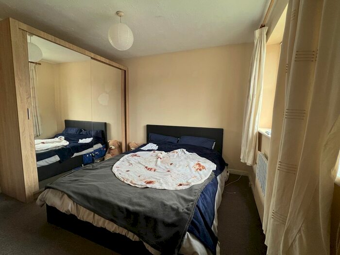1 Bedroom Semi-Detached House To Rent In Nightingale Close, Cove, Farnborough, GU14
