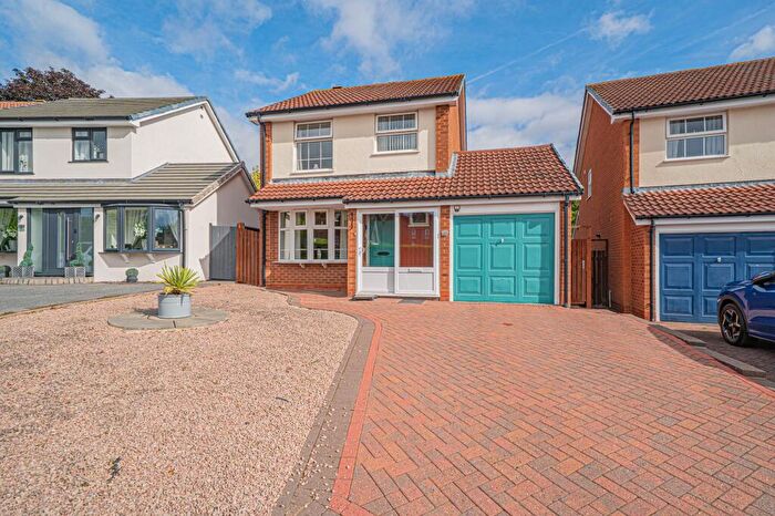 3 Bedroom Detached House For Sale In Hintons Coppice, Knowle, B93