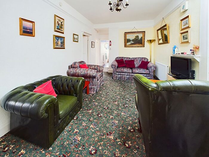 2 Bedroom Flat For Sale In Moorcourt Close, Sidmouth, EX10