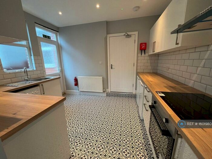 2 Bedroom Flat To Rent In Alexandra Ave, Luton, LU3